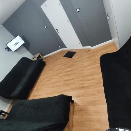 3030 Jana Spychalskiego 32 - Tanie Pokoje W Apartamencie - Samodzielne Zameldowanie - Self Check In พอซนาน ภายนอก รูปภาพ
