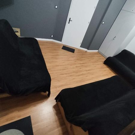 3030 Jana Spychalskiego 32 - Tanie Pokoje W Apartamencie - Samodzielne Zameldowanie - Self Check In พอซนาน ภายนอก รูปภาพ