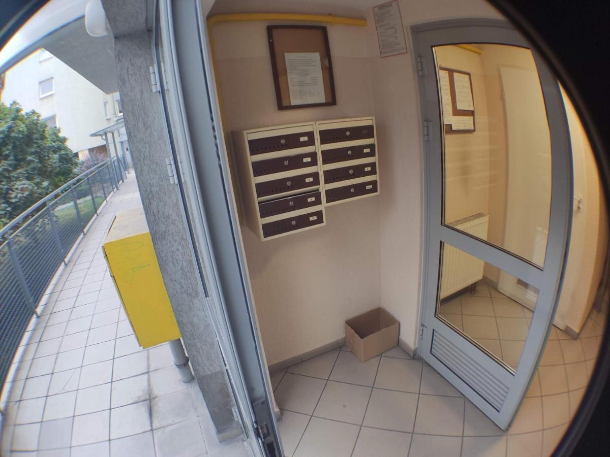 3030 Jana Spychalskiego 32 - Tanie Pokoje W Apartamencie - Samodzielne Zameldowanie - Self Check In พอซนาน ภายนอก รูปภาพ