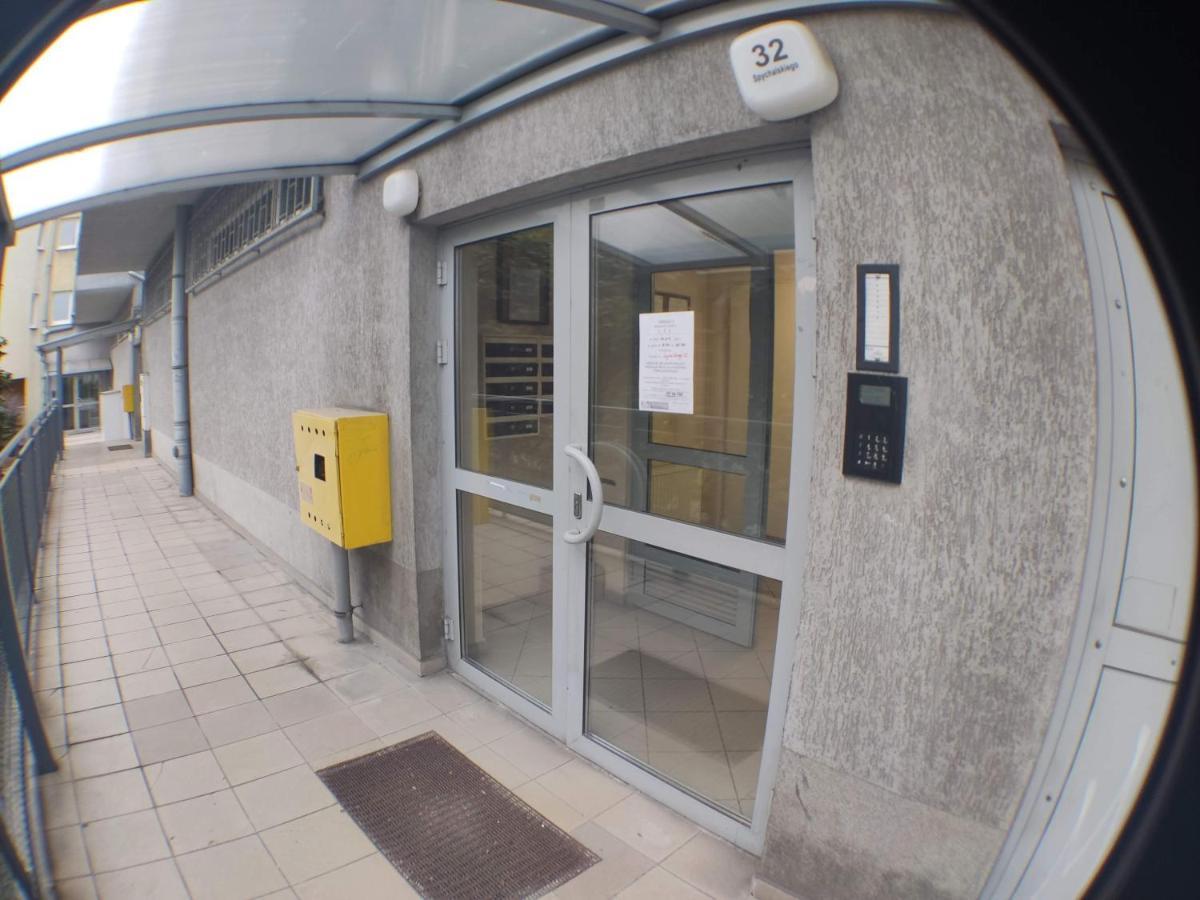 3030 Jana Spychalskiego 32 - Tanie Pokoje W Apartamencie - Samodzielne Zameldowanie - Self Check In พอซนาน ภายนอก รูปภาพ