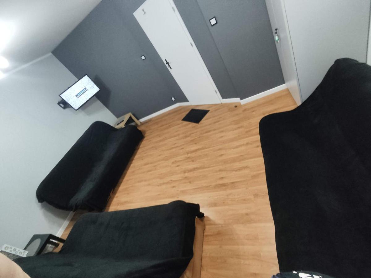 3030 Jana Spychalskiego 32 - Tanie Pokoje W Apartamencie - Samodzielne Zameldowanie - Self Check In พอซนาน ภายนอก รูปภาพ