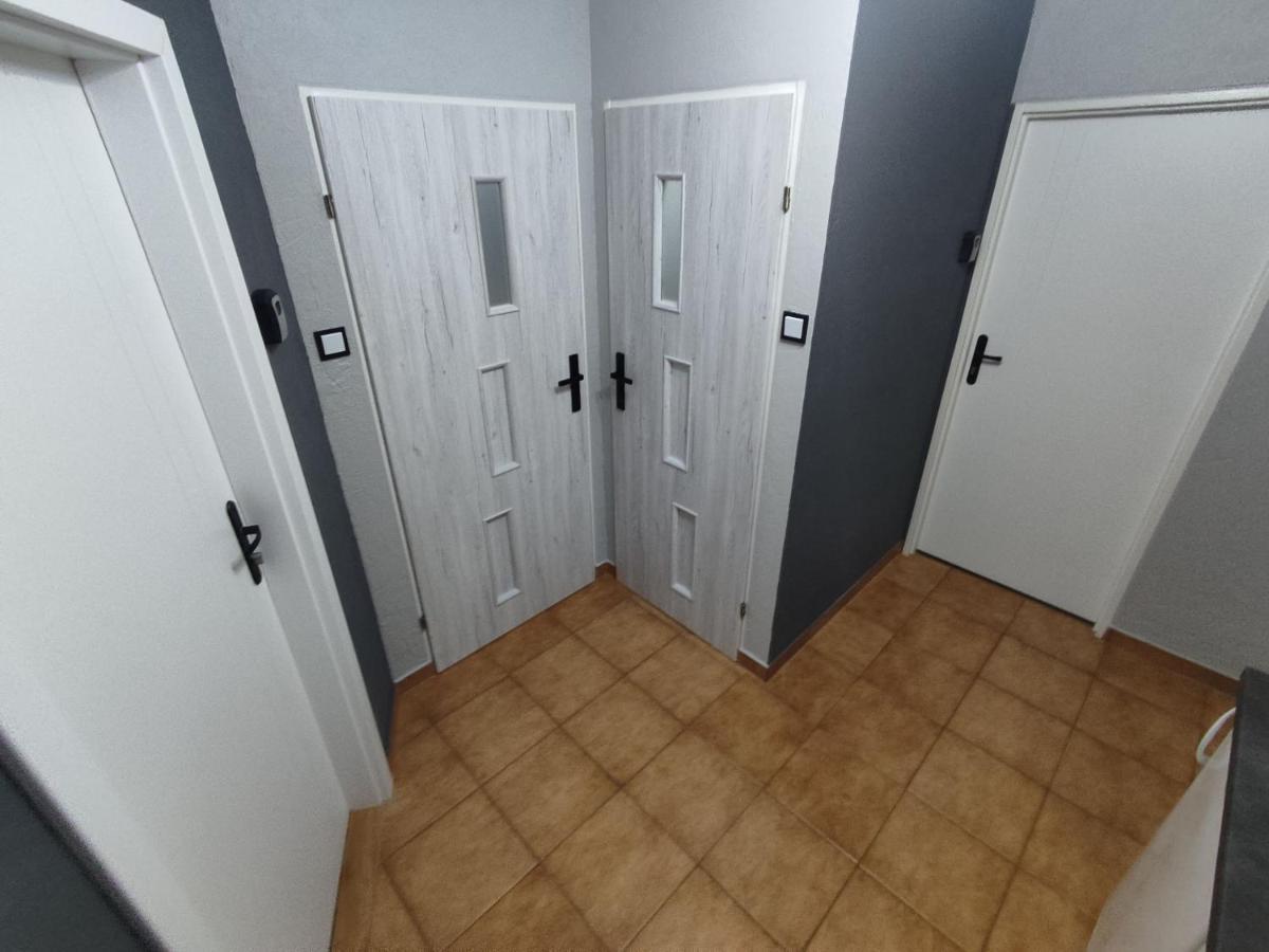 3030 Jana Spychalskiego 32 - Tanie Pokoje W Apartamencie - Samodzielne Zameldowanie - Self Check In พอซนาน ภายนอก รูปภาพ