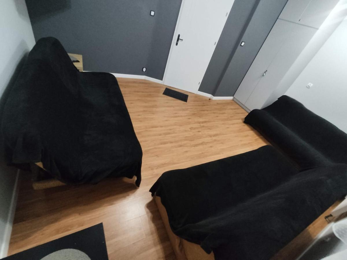 3030 Jana Spychalskiego 32 - Tanie Pokoje W Apartamencie - Samodzielne Zameldowanie - Self Check In พอซนาน ภายนอก รูปภาพ