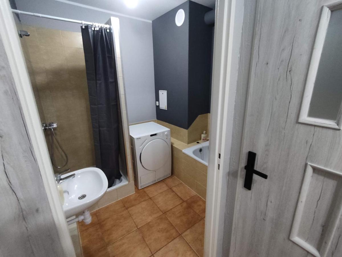 3030 Jana Spychalskiego 32 - Tanie Pokoje W Apartamencie - Samodzielne Zameldowanie - Self Check In พอซนาน ภายนอก รูปภาพ