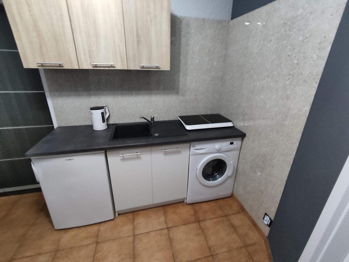 3030 Jana Spychalskiego 32 - Tanie Pokoje W Apartamencie - Samodzielne Zameldowanie - Self Check In พอซนาน ภายนอก รูปภาพ