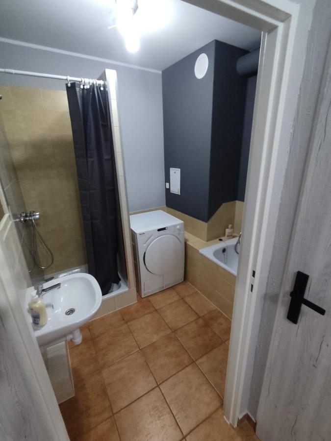 3030 Jana Spychalskiego 32 - Tanie Pokoje W Apartamencie - Samodzielne Zameldowanie - Self Check In พอซนาน ภายนอก รูปภาพ
