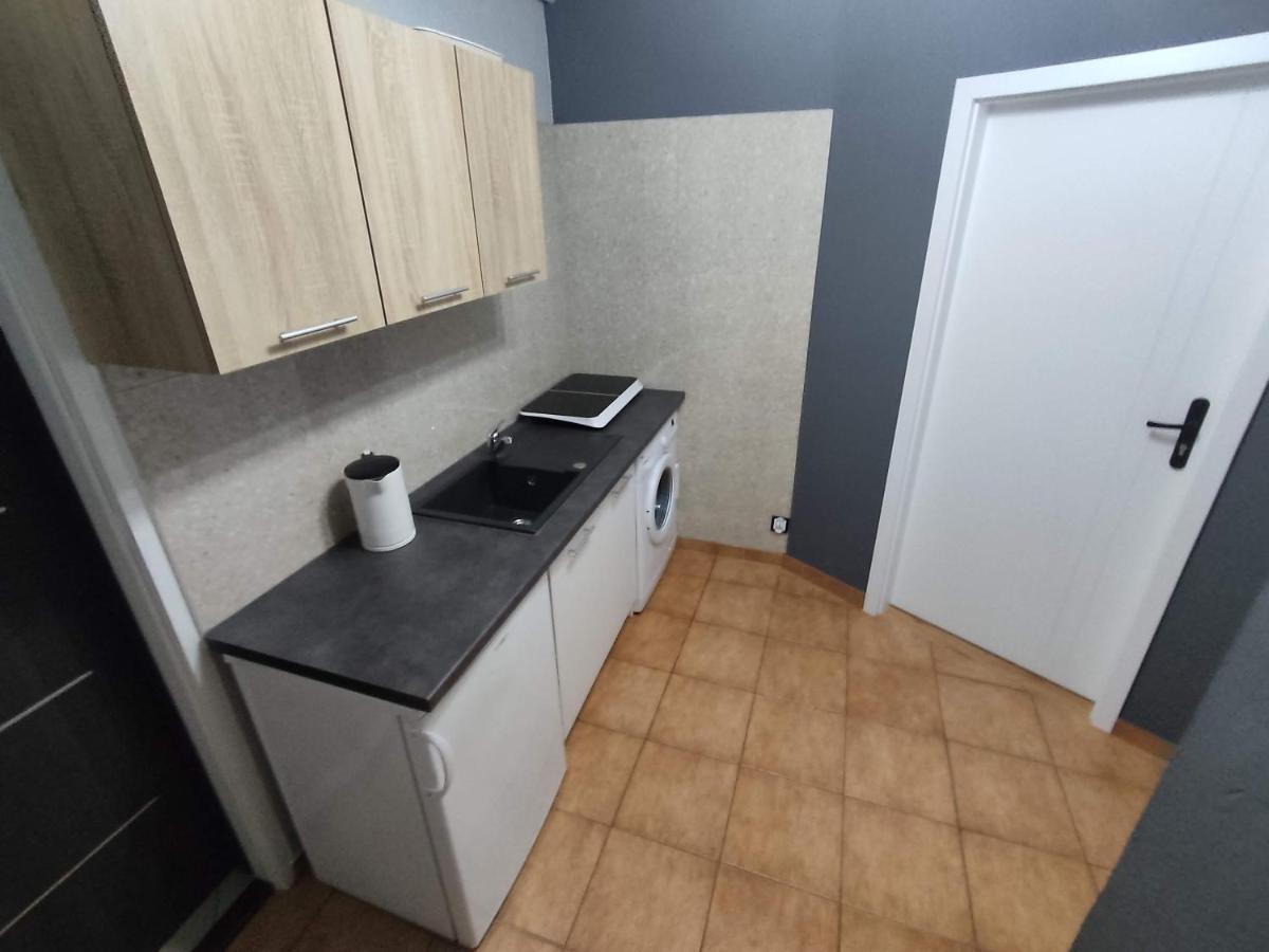 3030 Jana Spychalskiego 32 - Tanie Pokoje W Apartamencie - Samodzielne Zameldowanie - Self Check In พอซนาน ภายนอก รูปภาพ